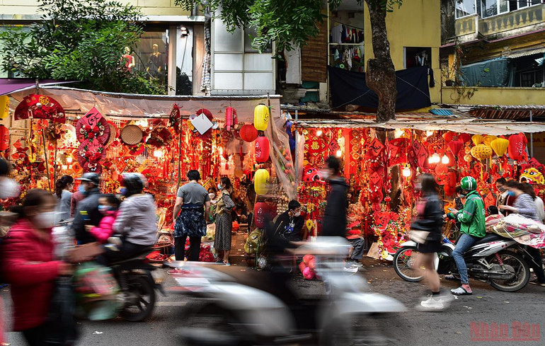 Hà Nội “thay áo mới” rực rỡ đón Xuân Nhâm Dần 2022 -0