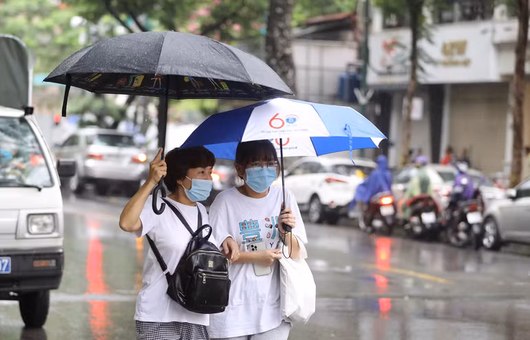 18phu_huynh_tot_nghiep_THPT-1625725242783.jpg