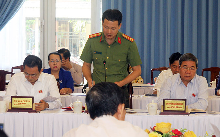 Đại tá Vũ Hồng Văn phát biểu tại hội nghị. Công an Đồng Nai điều 562 cán bộ tăng cường cho cơ sở -0