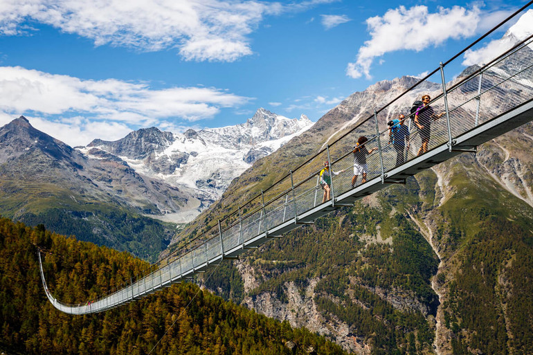 Cầu treo Trift, Thụy Sĩ (Ảnh: myswitzerland) 10 cây cầu không dành cho những người yếu tim -0