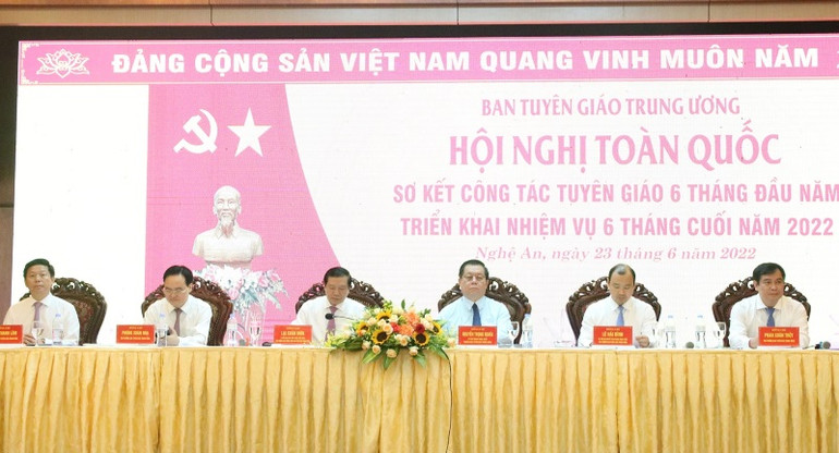 Đồng chí Trưởng Ban Tuyên giáo Trung ương cùng các Phó Trưởng Ban Tuyên giáo Trung ương điều hành hội nghị. Ban Tuyên giáo Trung ương triển khai nhiệm vụ 6 tháng cuối năm 2022 -0