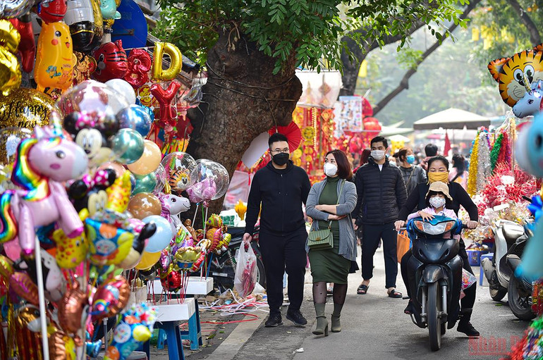 Hà Nội “thay áo mới” rực rỡ đón Xuân Nhâm Dần 2022 -0