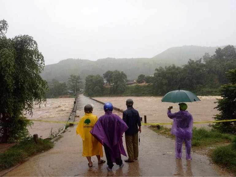 Cập nhật: Quảng Ngãi di dời dân vùng nguy cơ sạt lở -0