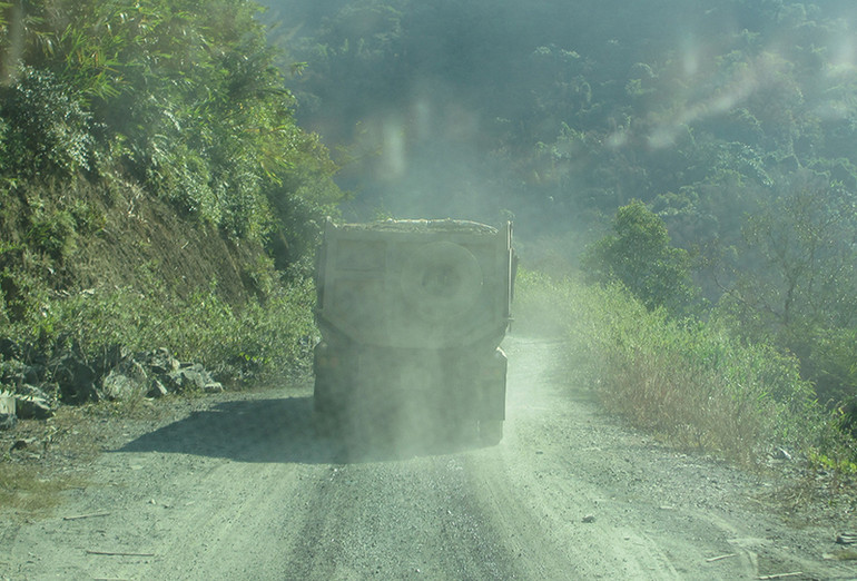Khai thác cát trái phép hoành hành ở Sơn La -0