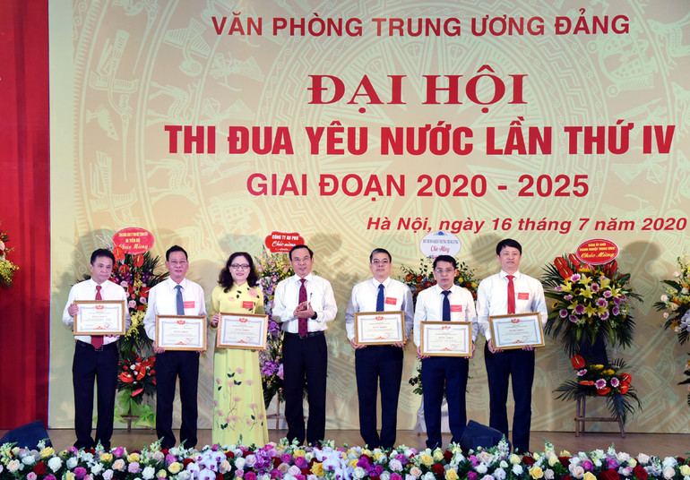 Thi đua yêu nước gắn nâng cao chất lượng công tác tham mưu, phục vụ -0