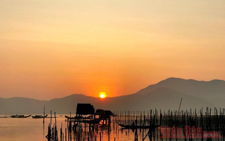 Lênh đênh đầm phá Cầu Hai, cửa biển Tư Hiền -0