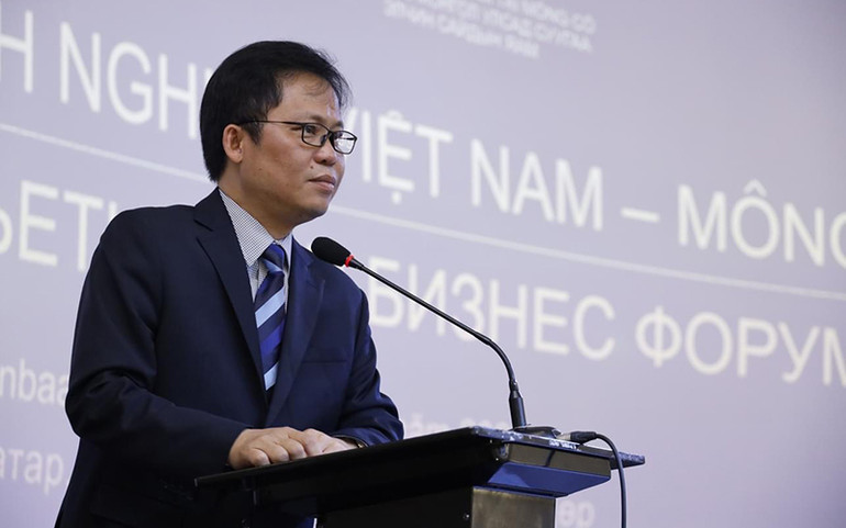 Đại sứ Việt Nam tại Mông Cổ, ông Doãn Khánh Tâm phát biểu ý kiến tại Diễn đàn. (Ảnh: Đại sứ quán Việt Nam tại Mông Cổ cung cấp) Diễn đàn Doanh nghiệp Việt Nam-Mông Cổ thu hút hàng trăm doanh nghiệp tham gia -0