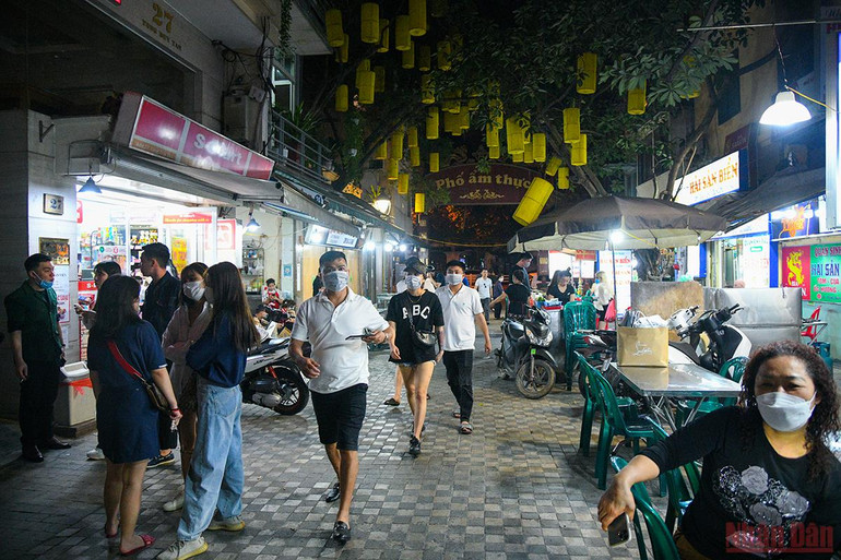 Hà Nội chính thức bỏ quy định quán ăn được mở cửa đến 21 giờ -0