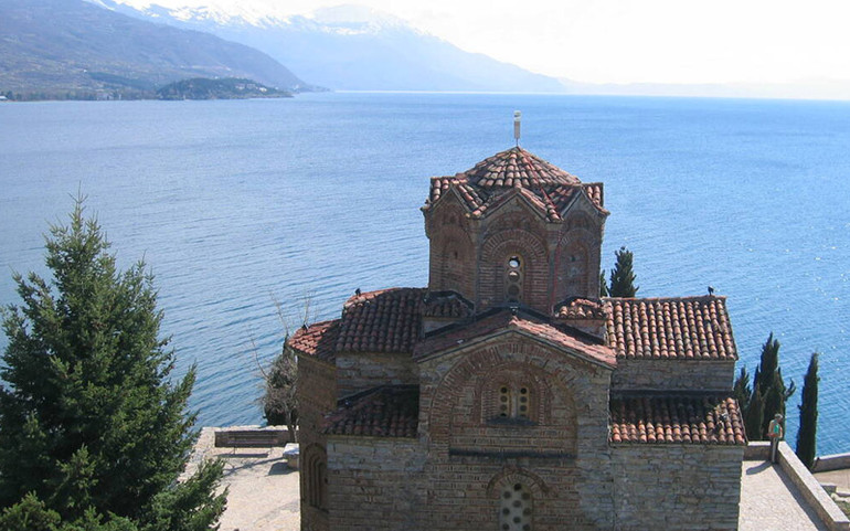 Khu vực chung quanh hồ Ohrid nằm giữa hai quốc gia Albania và Macedonia (Ảnh: UNESCO) Nhiều Di sản Thế giới đối mặt với nguy cơ mất danh hiệu -0