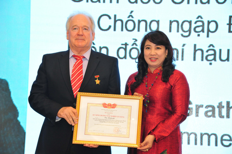 Tim McGrath - Người bạn đặc biệt của mảnh đất Chín Rồng -0