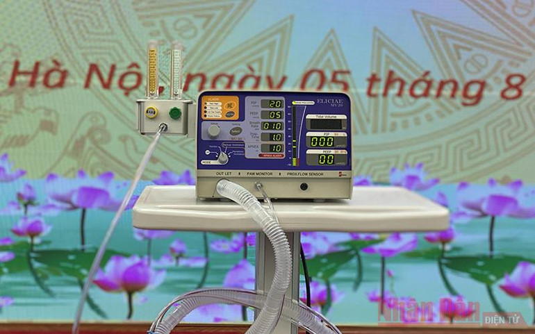 Tiếp nhận 500 máy thở MV20 trị giá 120 tỷ đồng từ Đại học Văn Lang và Tập đoàn Vạn Thịnh Phát -0