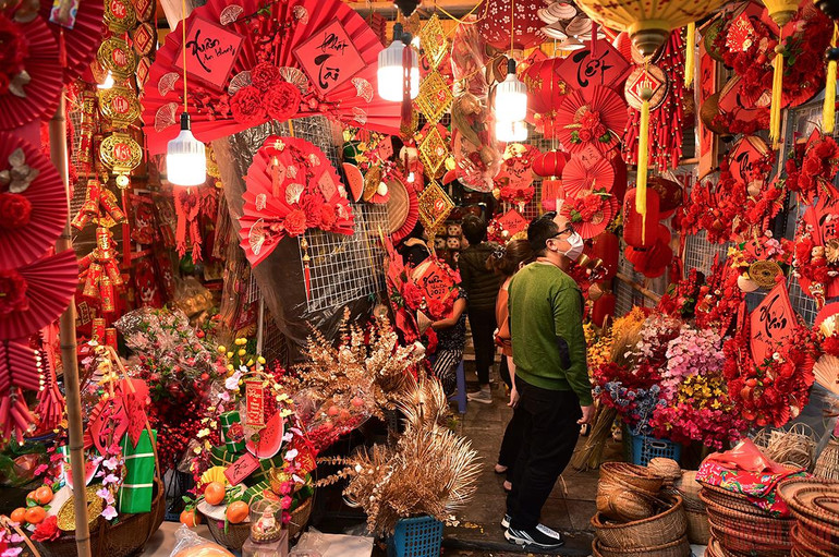 Hà Nội “thay áo mới” rực rỡ đón Xuân Nhâm Dần 2022 -0