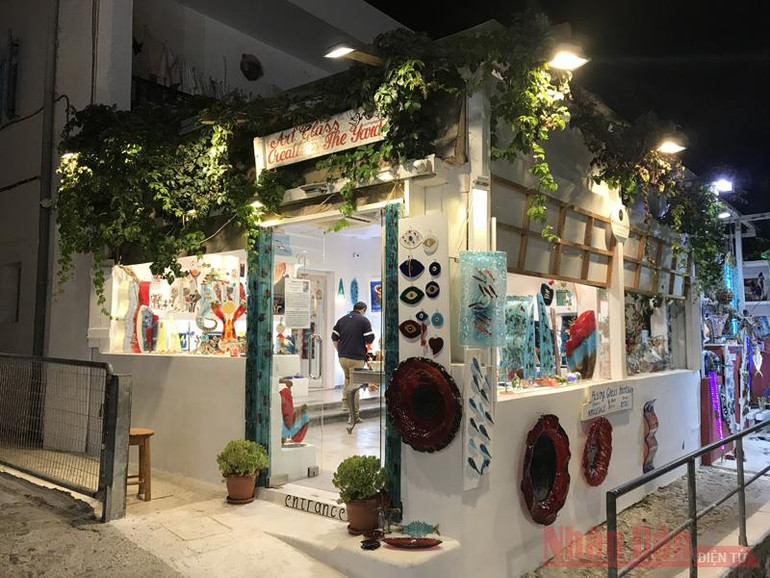 Kỳ 8: Santorini - Lạc lối ở thiên đường -0