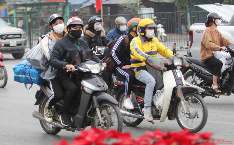 Học sinh, sinh viên “nghỉ Tết sớm”, bến xe tăng cường biện pháp phòng Covid-19 -0