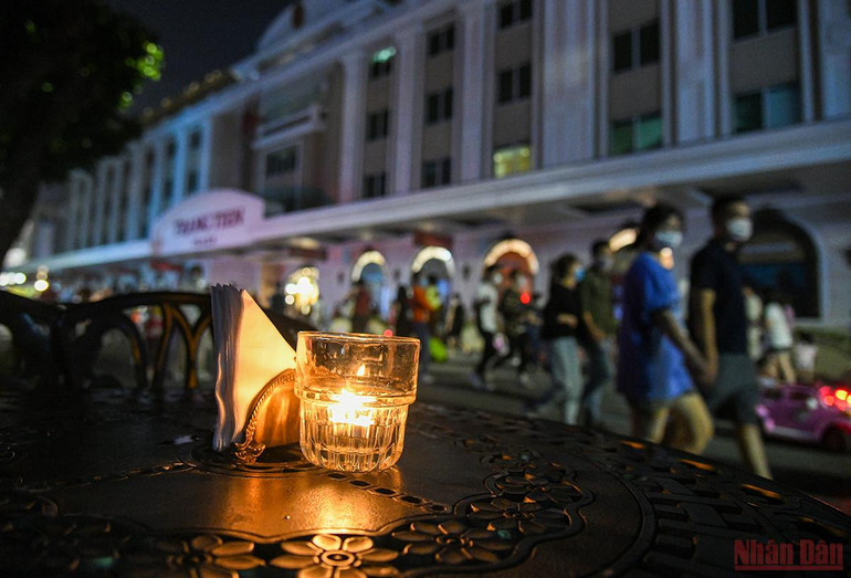 Giờ Trái Đất năm 2022: Tắt đèn - cùng hành động, 'bật sáng' tương lai -0