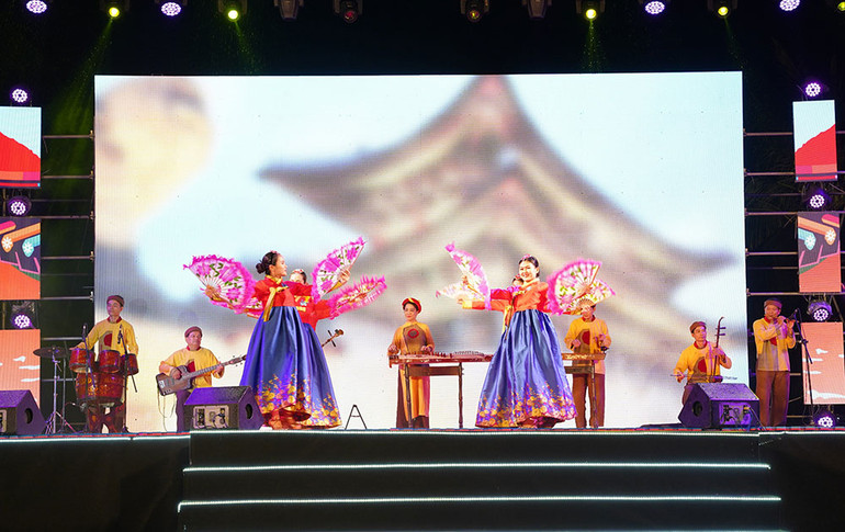 “Những ngày Văn hóa Hàn Quốc tại Quảng Nam” thu hút du khách ảnh 1 “Những ngày Văn hóa Hàn Quốc tại Quảng Nam” thu hút đông đảo người dân và du khách -0