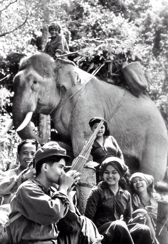 Trên đỉnh Trường Sơn, năm 1971. Đất thép Quảng Trị qua hồi ức phóng viên chiến trường (tiếp theo) -0