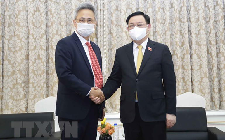 Chủ tịch Quốc hội Vương Đình Huệ tiếp đại diện một số tập đoàn lớn của Hàn Quốc -0