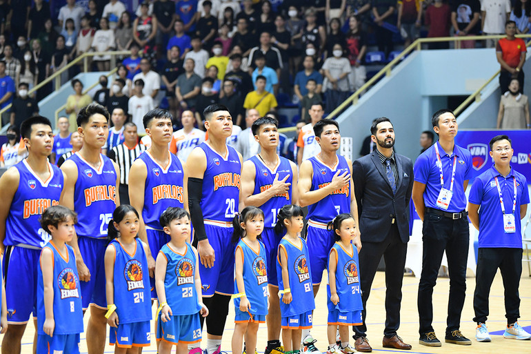 Sắc màu VBA trở lại với người hâm mộ Thủ đô -0