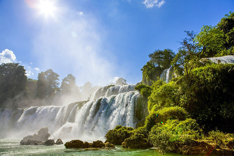 Thác Bản Giốc (Ảnh: GETTYIMAGE/LONELYPLANET) Việt Nam trong top điểm đến tốt nhất để du lịch cá nhân -0