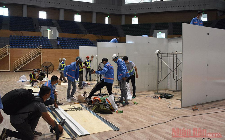 Đà Nẵng gấp rút hoàn thiện Bệnh viện dã chiến tại Cung thể thao Tiên Sơn -0