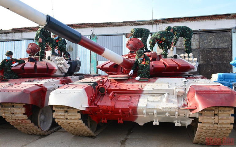 Cận cảnh 4 chiếc xe tăng màu đỏ của đội tuyển Việt Nam tại Army Games 2021 -1