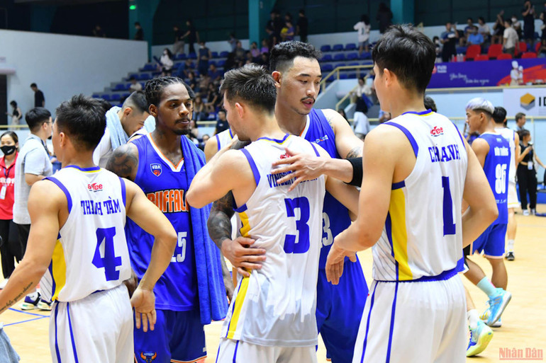 Hochiminh City Wings thắng kịch tính Hanoi Buffalos trong ngày ra quân -0