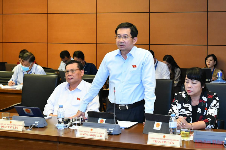 Đại biểu Dương Ngọc Hải phát biểu tại phiên thảo luận tổ sáng 6/6. (Ảnh: LINH KHOA) Giải điểm nghẽn giao thông, tạo động lực tăng trưởng cho vùng kinh tế trọng điểm phía nam -0