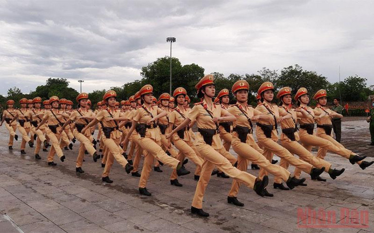 Khối nữ cảnh sát giao thông Công an tỉnh Thừa Thiên-Huế tham gia duyệt đội ngũ tại Hội thi. Chung kết Hội thi Điều lệnh, bắn súng, võ thuật Công an nhân dân khu vực phía Nam -2