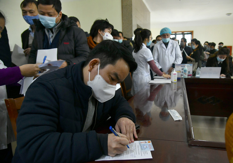 Xét nghiệm Covid-19 đối với phóng viên tham gia tuyên truyền, phục vụ Đại hội XIII -3