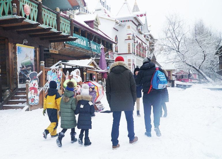 Năm mới đi chợ đồ cũ ở Moscow -0