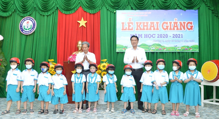 Niềm vui đón năm học mới tại các địa phương trên cả nước -0