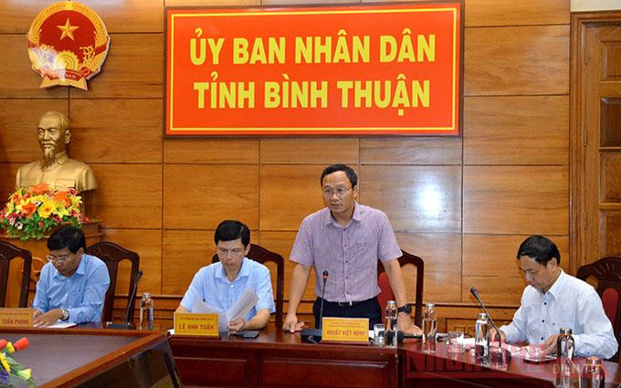 [Cập nhật] Xe ô-tô khách đi không đúng phần đường, làn đường -0