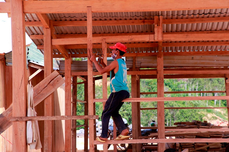 Lo nhà ở cho người dân vùng sạt lở núi Phước Sơn -0