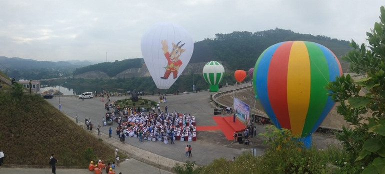 Hà Tĩnh trình diễn khinh khí cầu chào mừng SEA Games 31 -0