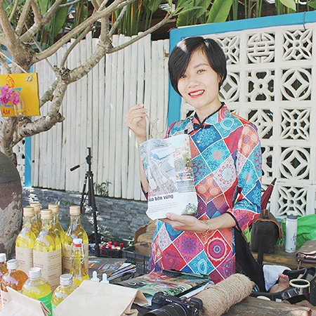 Ở phiên chợ, tất cả các sản phẩm được gói bằng lá chuối, túi giấy. Ảnh: LAN ANH Đến Hội An đi chợ làng chài -0