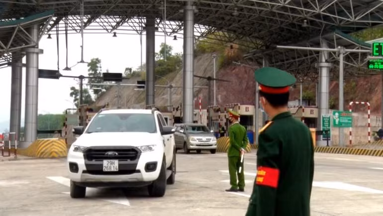 Vân Đồn quyết liệt triển khai phòng, chống dịch -0