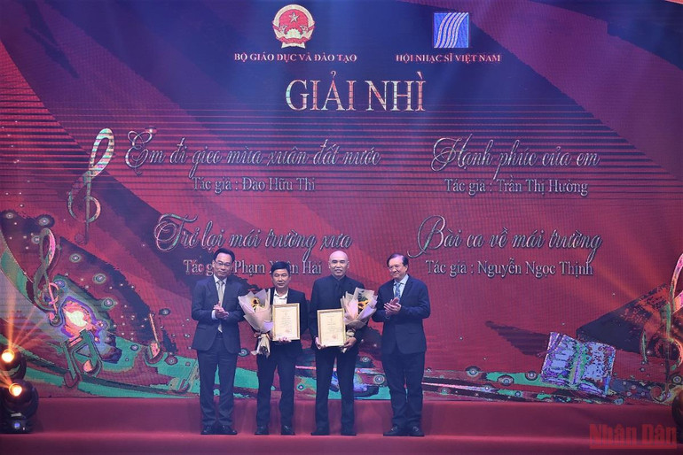 “Sáng tác ca khúc về thầy cô và mái trường” đưa công chúng về với ký ức tuổi học trò -0