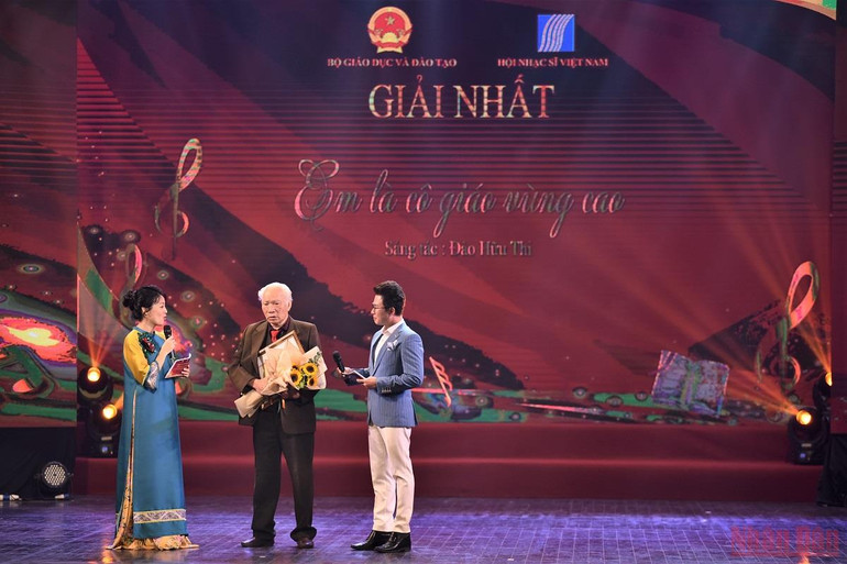 “Sáng tác ca khúc về thầy cô và mái trường” đưa công chúng về với ký ức tuổi học trò -0