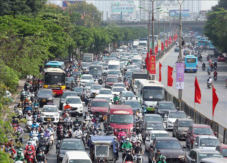 Cửa ngõ Thủ đô ùn tắc kéo dài trong ngày đầu kỳ nghỉ lễ 30/4-1/5 -0