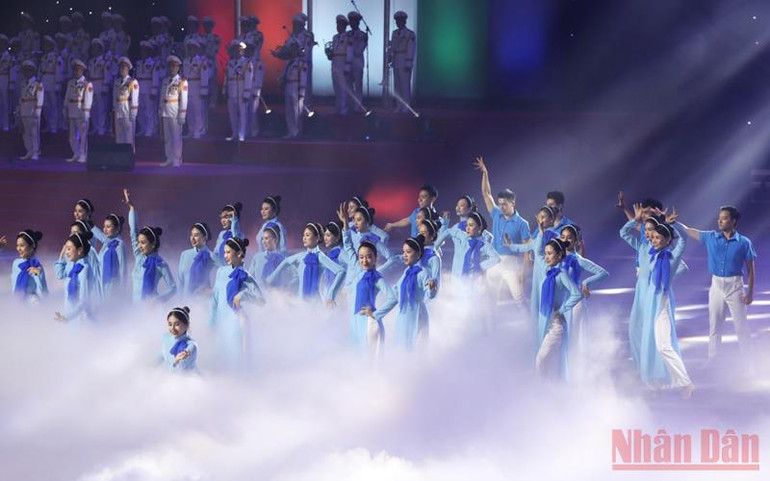 (Ảnh: KHIẾU MINH) Lễ bế mạc SEA Games 31: Hội tụ để tỏa sáng -0