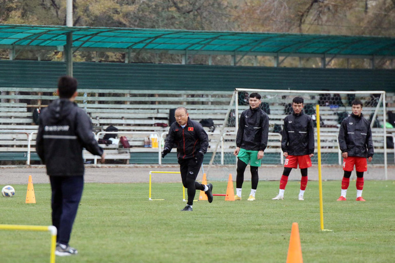 U23 Việt Nam miệt mài rèn bài tấn công, không quản ngại thời tiết lạnh giá -0