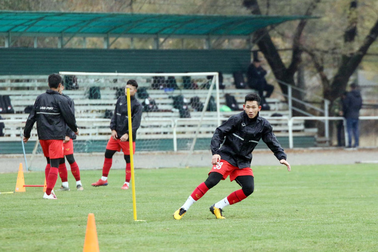 U23 Việt Nam miệt mài rèn bài tấn công, không quản ngại thời tiết lạnh giá -0