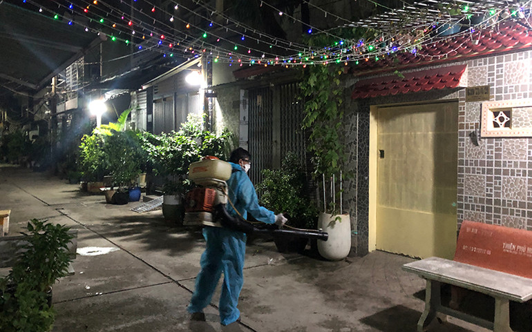 24 giờ trong vòng phong tỏa -0