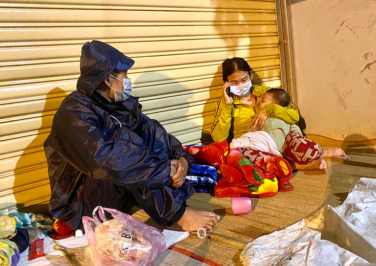 Kiệt sức trên đường hồi hương -0