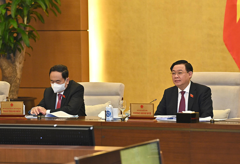 Chủ tịch Quốc hội Vương Đình Huệ phát biểu ý kiến vào nội dung thảo luận. Làm rõ thêm nhiệm vụ chủ trì, phối hợp của cảnh sát cơ động trong thực hiện nhiệm vụ -0