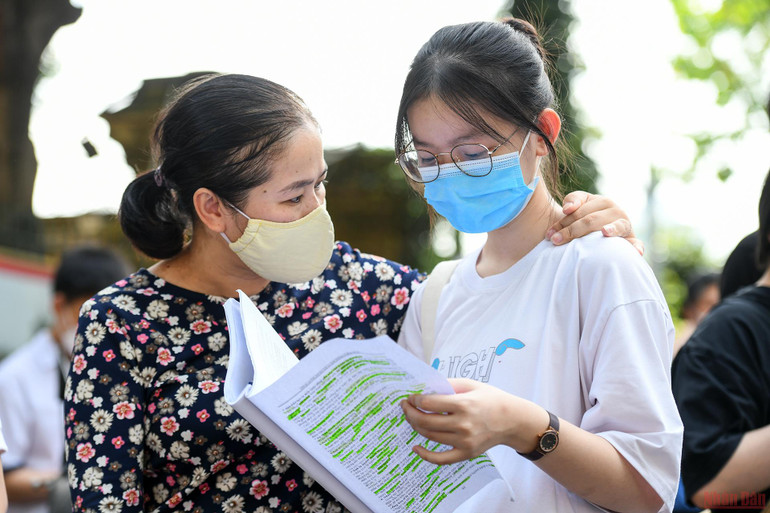 Hà Nội: Thí sinh làm thủ tục dự thi vào lớp 10 THPT công lập -0