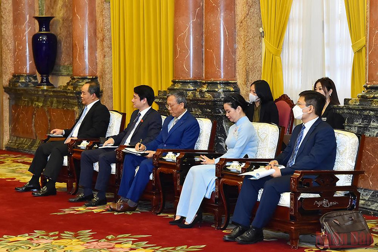 Chủ tịch nước Nguyễn Xuân Phúc tiếp Chủ tịch Quốc hội nước Cộng hòa Mozambique -3