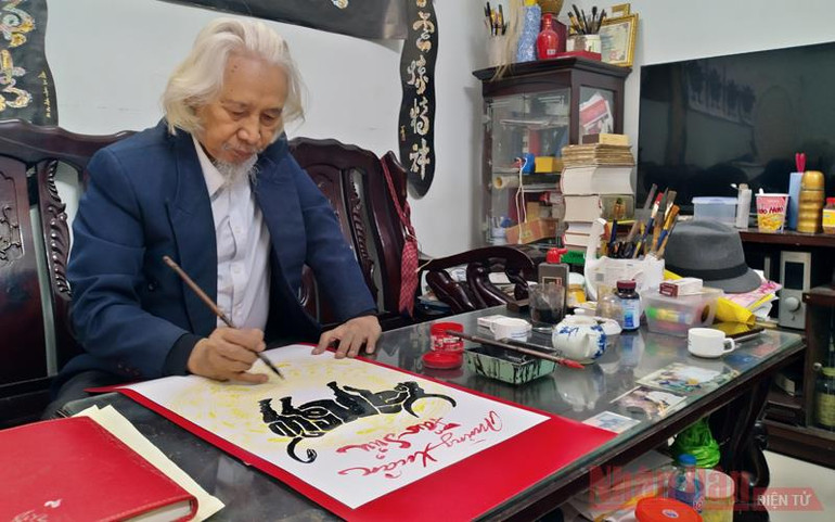 Thư pháp hình con trâu đón năm mới -0