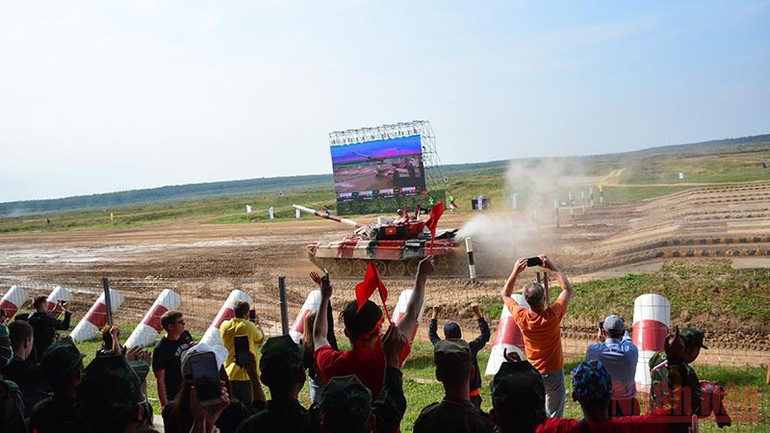 Kíp xe số 3 thi đấu bùng nổ, đội tuyển Việt Nam tạm xếp thứ 9 bảng 1 -0